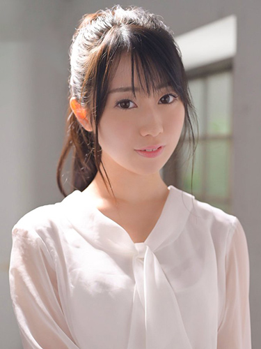 Rina Yoshino ผู้หญิงที่ความนุ่มนวลของเธอทำให้คนดูเผลออยู่กับจอได้นานขึ้นเรื่อยๆ Rina Yoshino